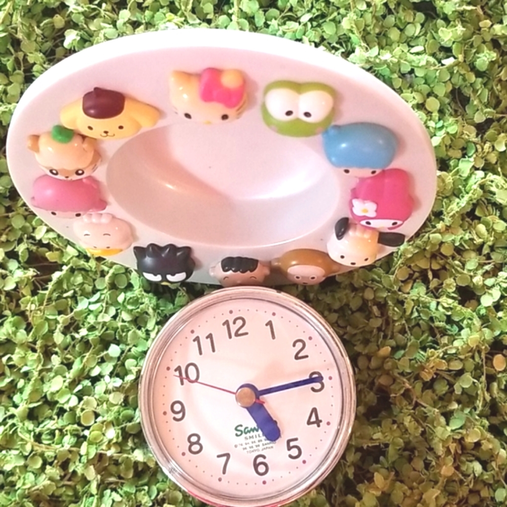 90's SANRIO Rare SMILES Cutest ICONIC HELLO KITTY Collectible ALL Friends CLOCK - Picture 11 of 16